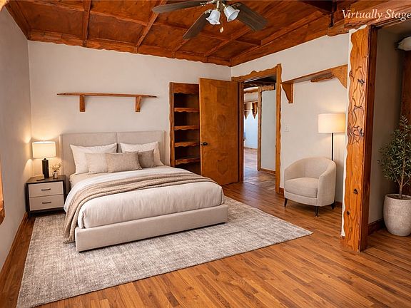 3rd image of 611 E 5th St