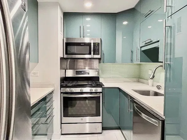333 Pearl St APT 8J, New York, NY 10038