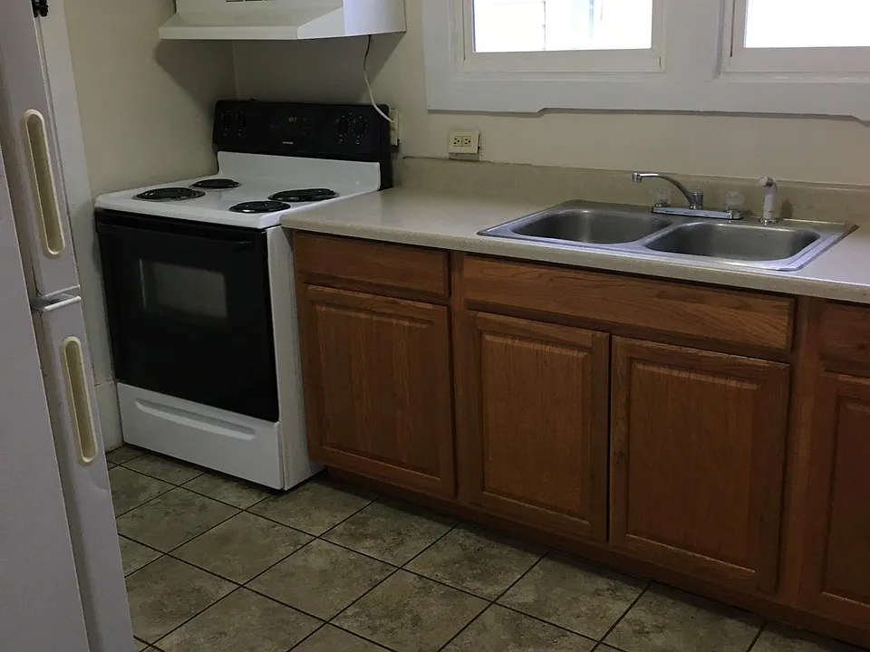 114 N Grand St #3