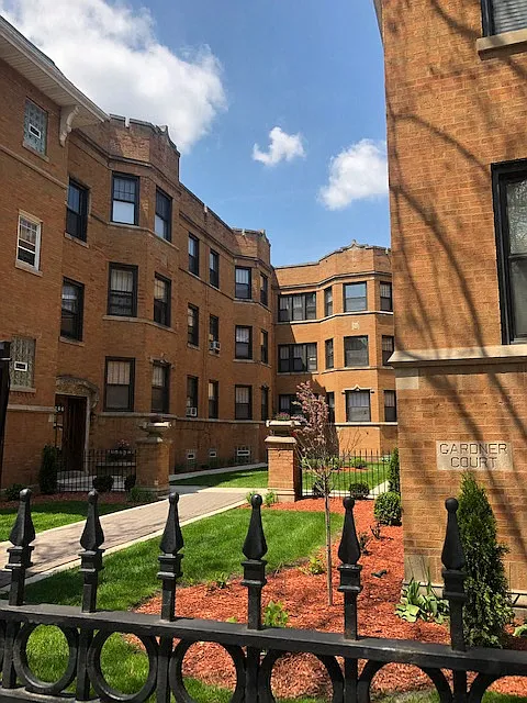 5160-66 W. Montrose — Photo 4