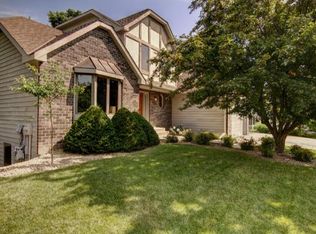 1950 Whitetail Ridge Ct, Excelsior, MN 55331