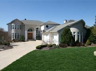 463 Surrey Hill Ln, Valparaiso, IN 46385