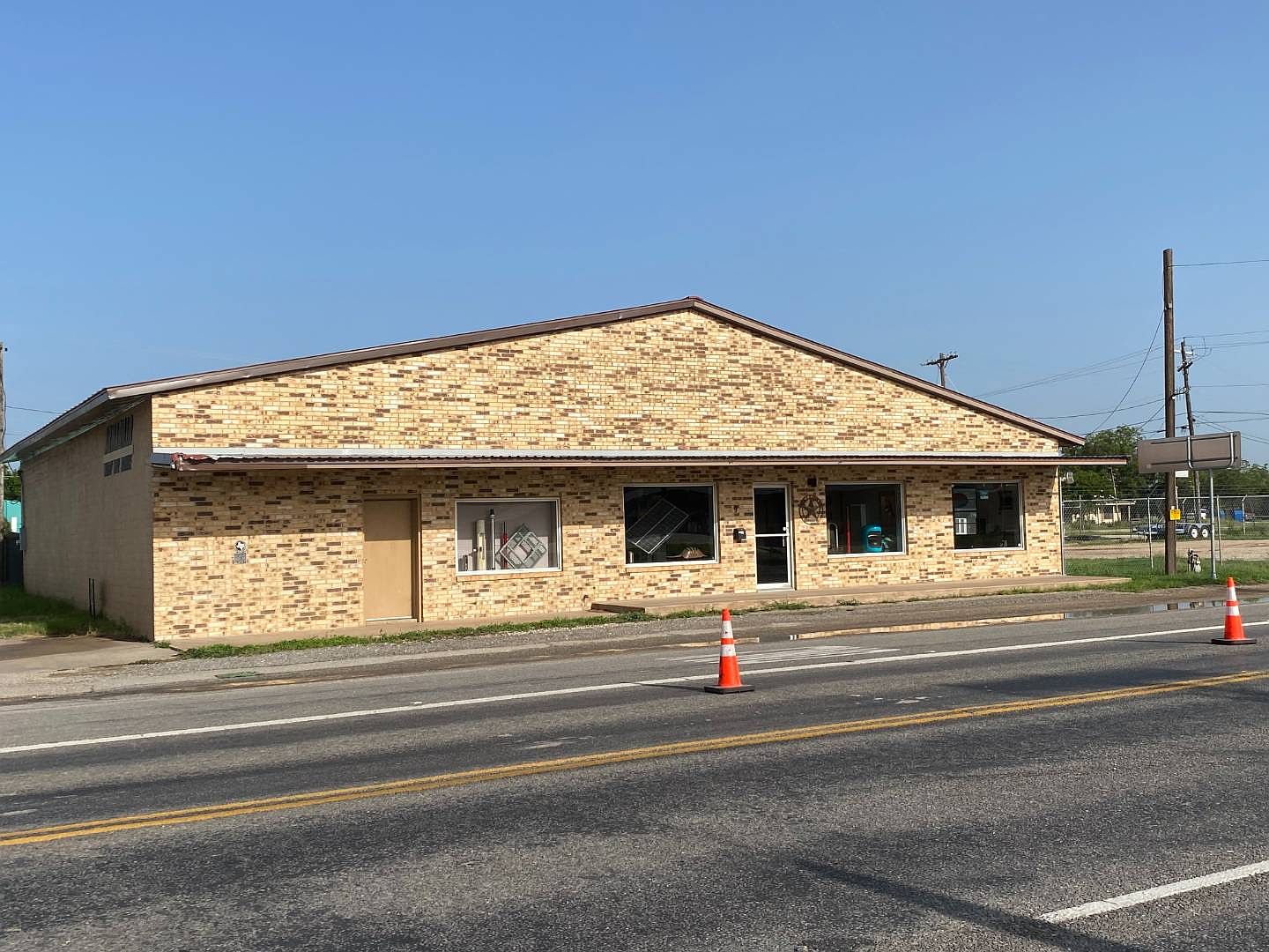 9 N Main St, Eden, TX 76837 MLS 11008301 Zillow