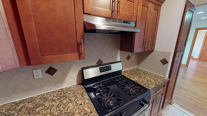 Rented by Metro Garden Realty NYC | media 37