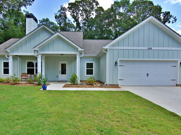 1608 Rock Springs Rd, Lavonia, GA 30553