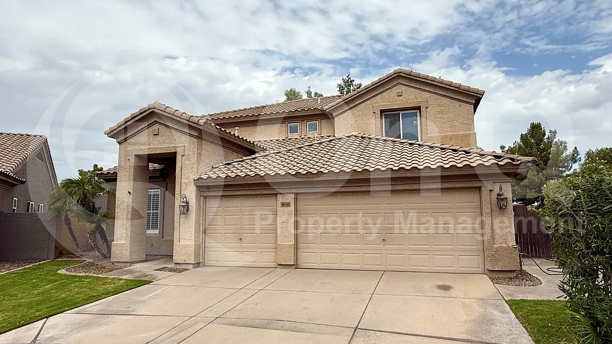 5 bed, 3.5 bath, 3450 sqft, $4,900 — Photo 2