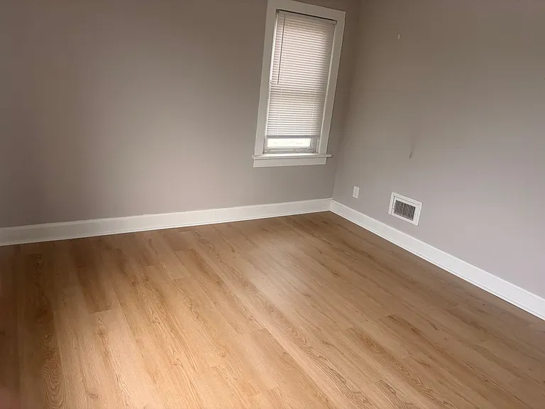 1328 E 21st Ave — Photo 14