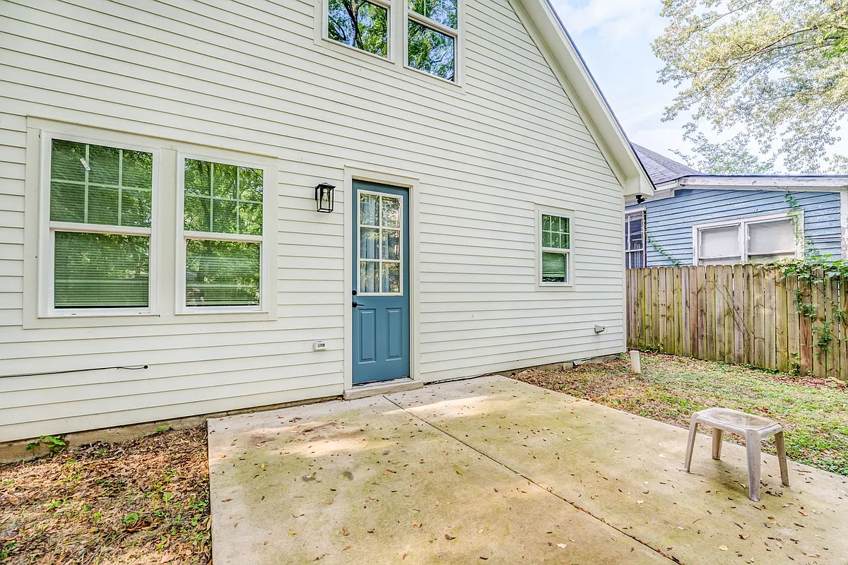 Building Photo - 1697 Foster Ave