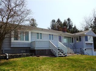 83 Masons Island Rd, Mystic, CT 06355