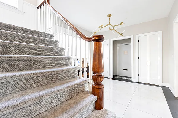 Sold by Remax Edge | media 22