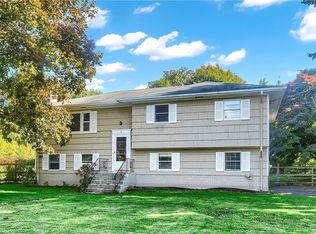 9 Southern Ln, Warwick, NY 10990