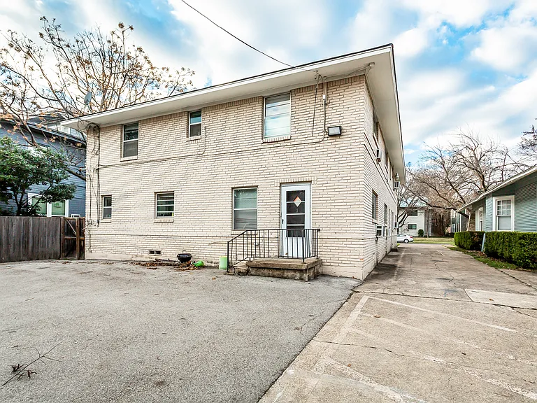 4916 Worth St #1 — Photo 25