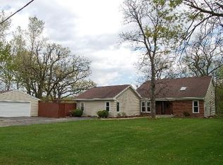 6318 W Rawson Bridge Rd, Cary, IL 60013