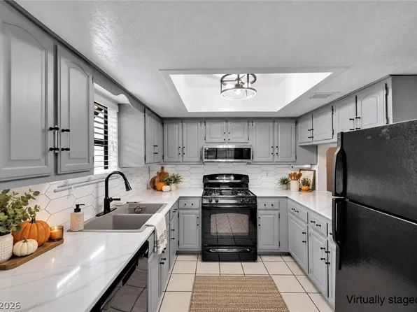 5075 Eldora Ave APT 2, Spring Valley, NV 89146