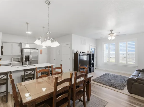 938 W Coral Charm Way #L202, Saratoga Springs, UT 84045