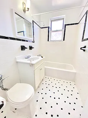 Rented by Queens Apartments Realty LLC | media 22