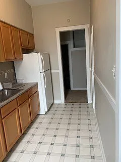 111 E 9th St — Photo 6