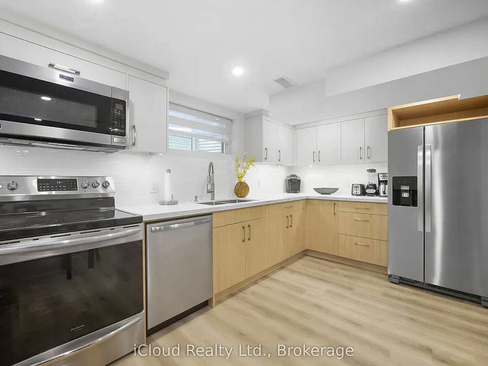 23 Swanhurst Blvd #B