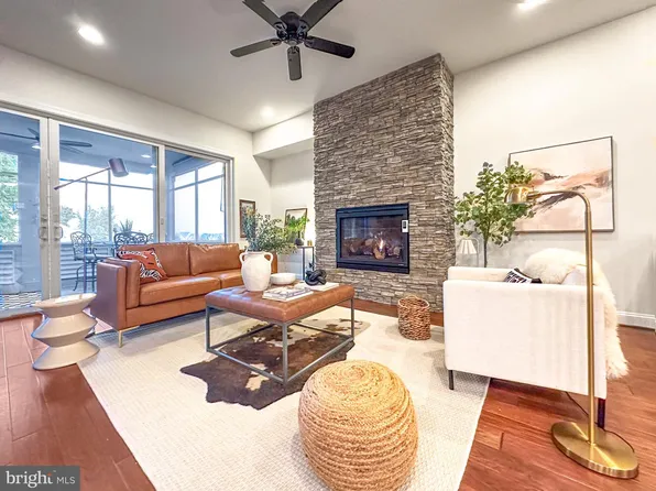 23448 Epperson Sq, Ashburn, VA 20148