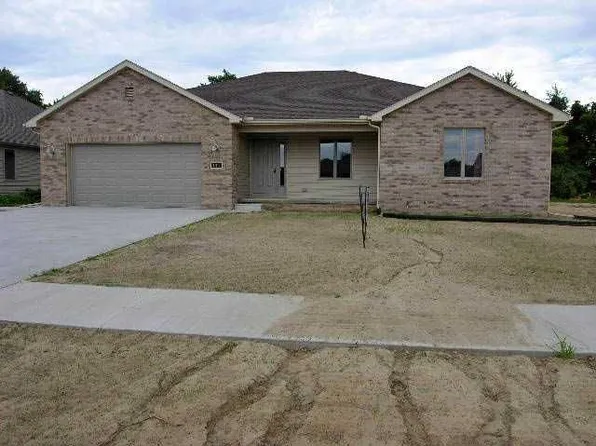 108 Crabapple Dr, Swanton, OH 43558