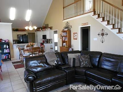 3rd image of 1204 E Belle Haven Dr
