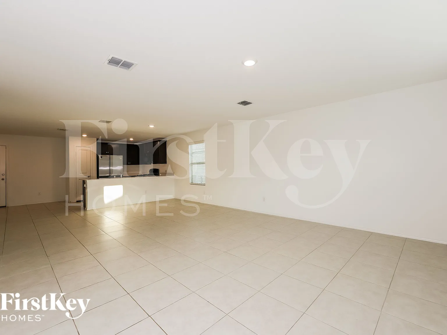 3 bed, 2.0 bath, 1996 sqft, $2,095 — Photo 4