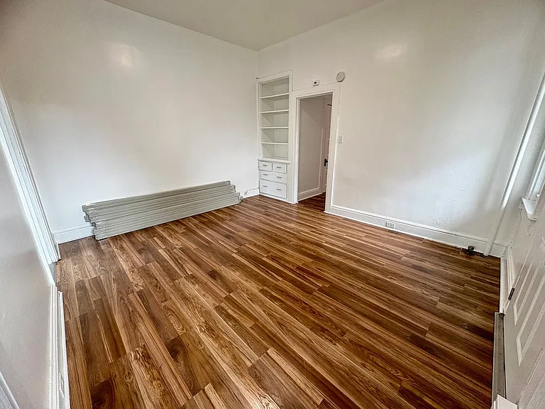 534 W Market Street — Photo 16