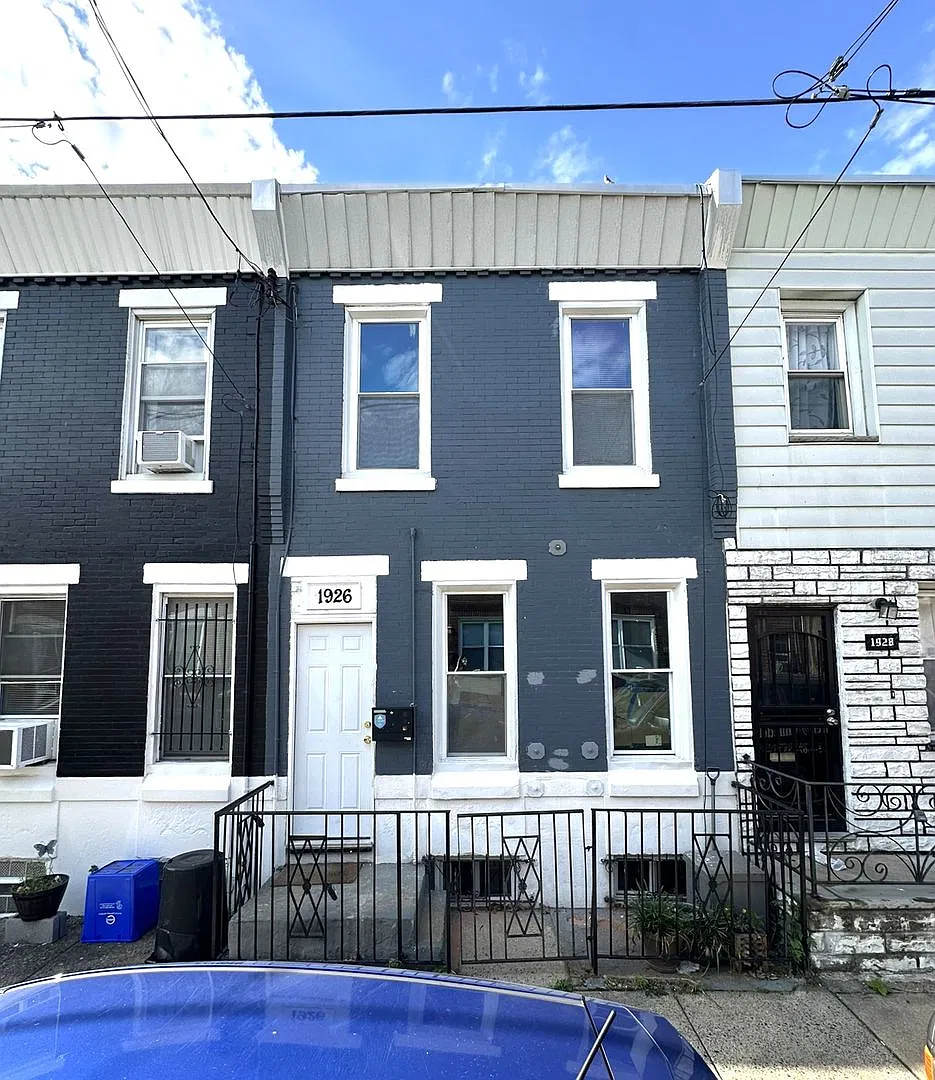 Stunning 2-Bedroom Townhome in Point Breeze! Available mid-November! — Photo 1
