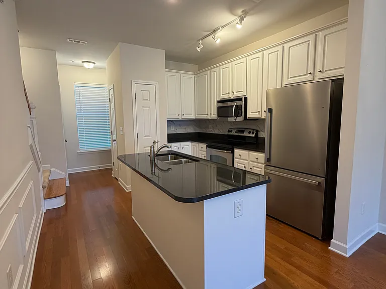 926 Iris St #E — Photo 17