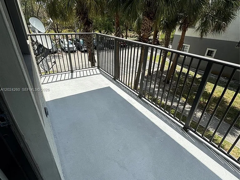 2851 Riverside Dr #205 — Photo 15