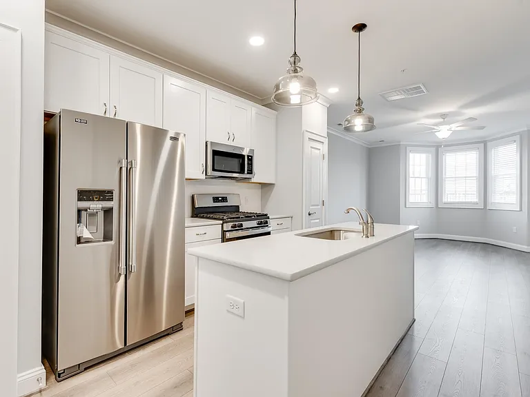 392 Armitage Walk #A — Photo 6