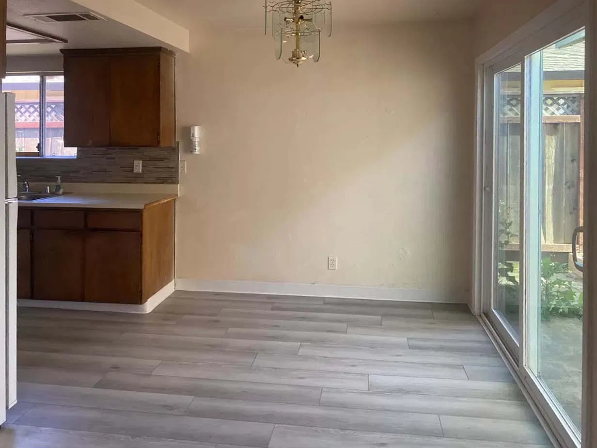 3 bed, 1125 sqft, $1,860 — Photo 2
