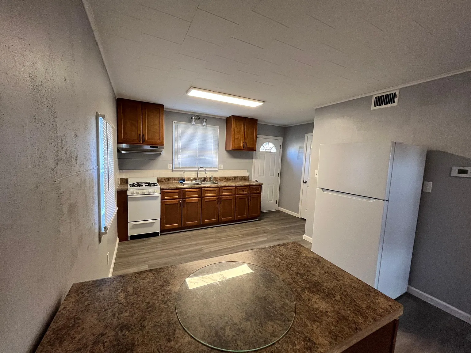 1 bed, 576 sqft, $995 — Photo 3