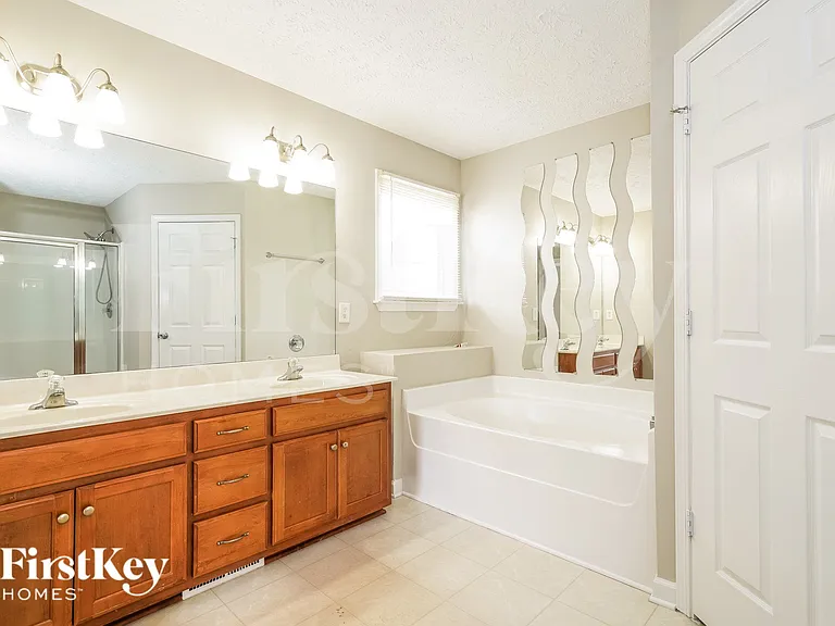 308 Birchclay Point N — Photo 10