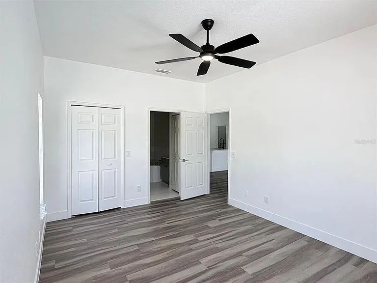 906 Berwick Dr — Photo 38