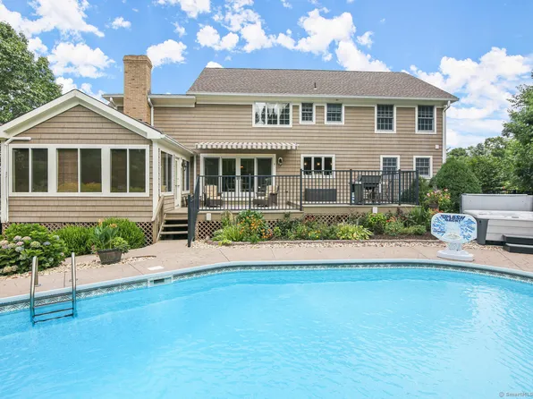 12 Woodridge Lane, New Fairfield, CT 06812