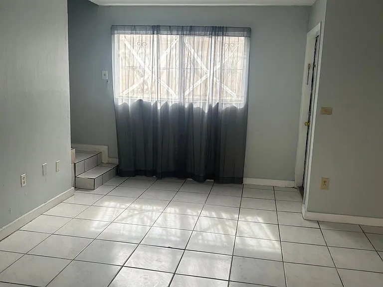 927 NW 7th Ct #3 — Photo 1