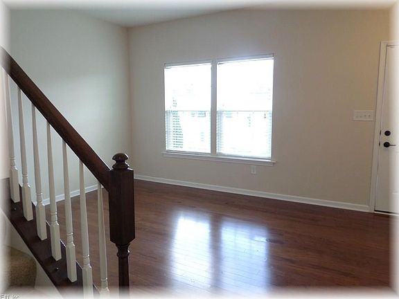 2nd image of 600 Leonard Ln