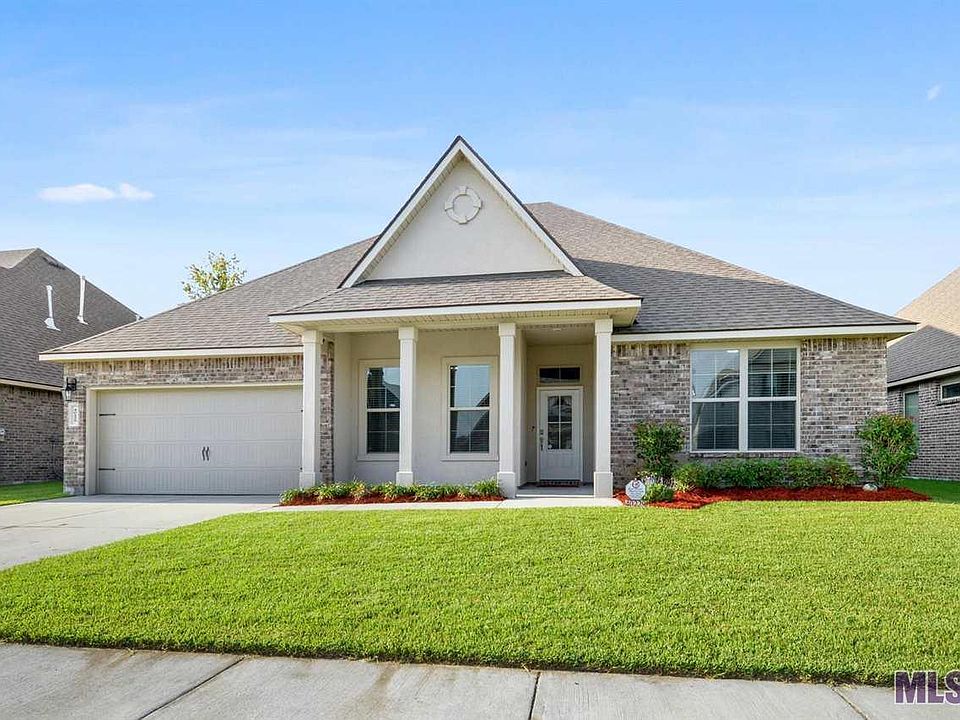 1st image of 40229 Reese Ln