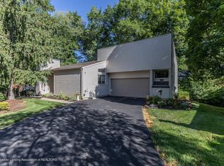 7010 N Ridge Rd, Lansing, MI 48917