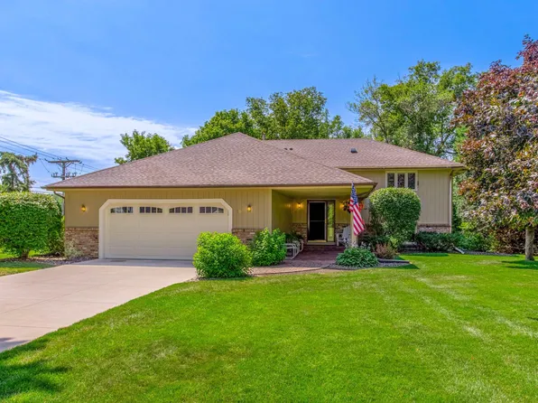 165 Meadow Ln, Long Lake, MN 55356