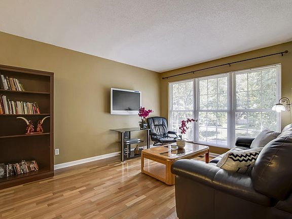 3rd image of 1804 Sedgewick Dr