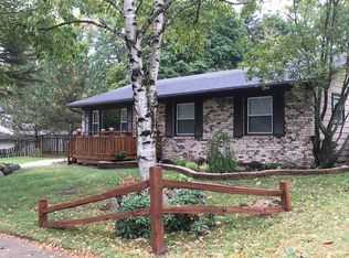 2009 Darby Dr, Lansing, MI 48906