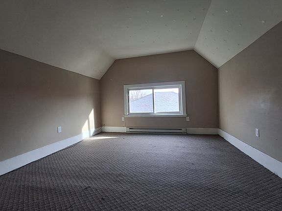 4th image of 36 E Court St APT 3
