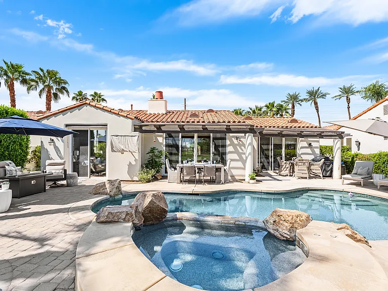 56378 Palms Dr — Photo 32