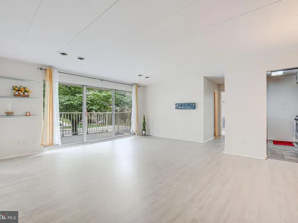 2630 Fort Farnsworth Rd #149, Alexandria, VA 22303