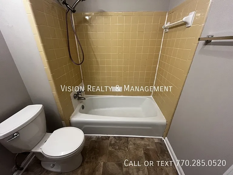 150 Castlegate Cir — Photo 30