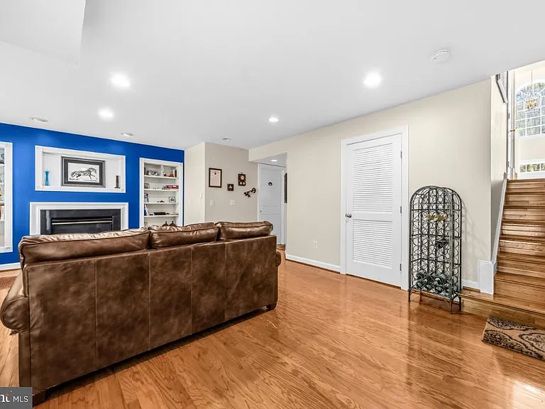8058 Samuel Wallis St — Photo 14
