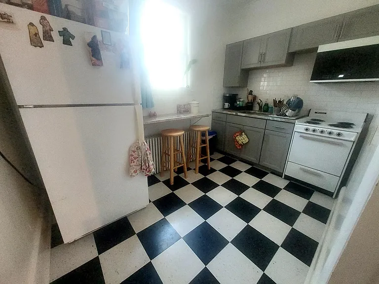 1829 5th Ave #2-R — Photo 7