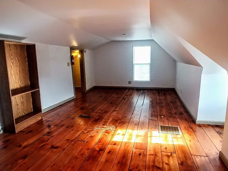 3734 Kenilworth Pl — Photo 3